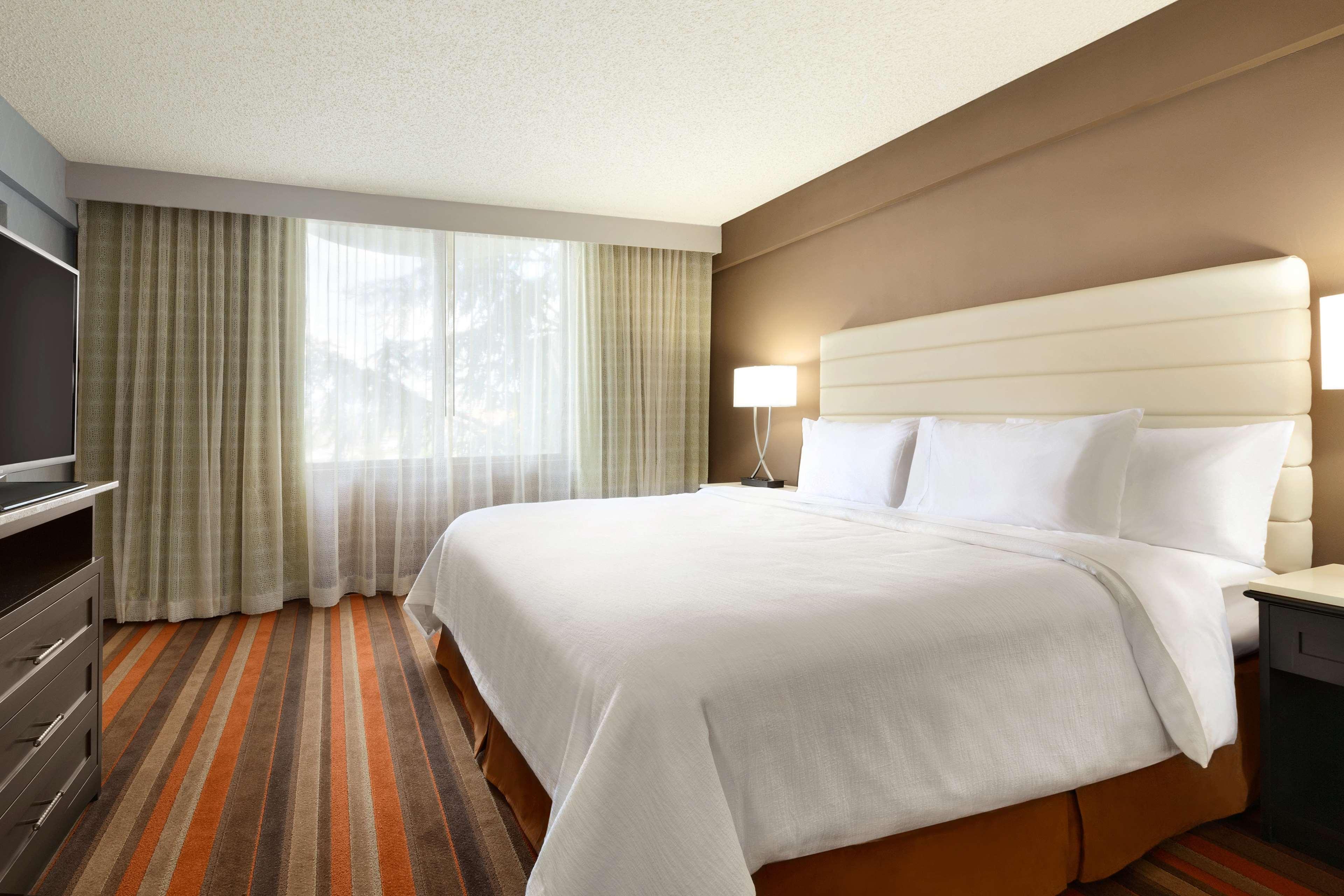 Embassy Suites By Hilton Oklahoma City Will Rogers Airport Buitenkant foto