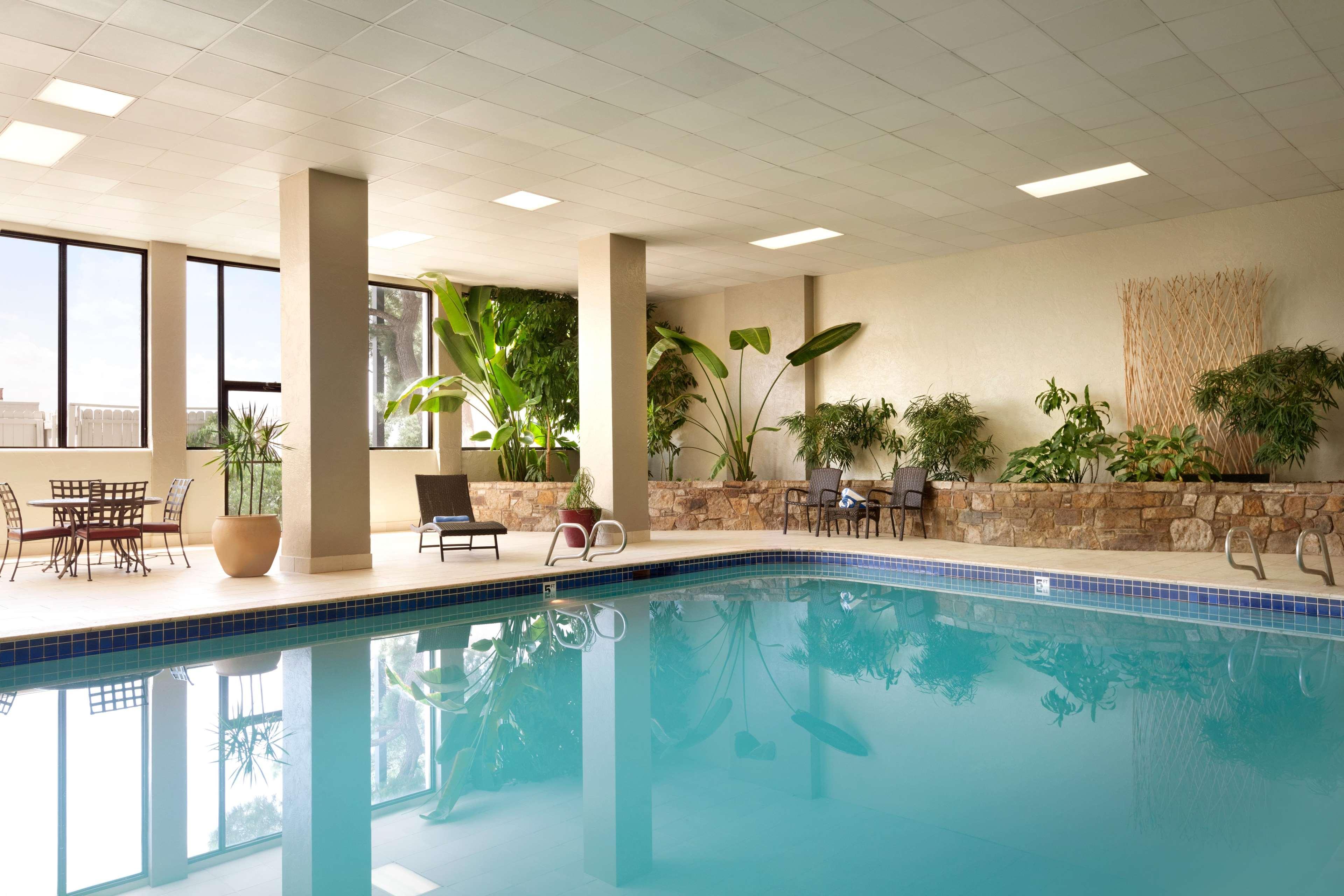 Embassy Suites By Hilton Oklahoma City Will Rogers Airport Buitenkant foto