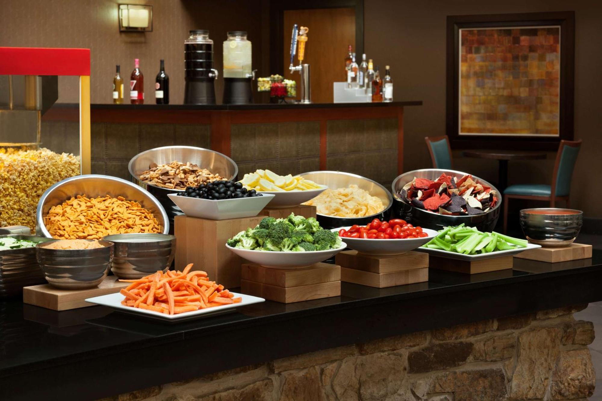 Embassy Suites By Hilton Oklahoma City Will Rogers Airport Buitenkant foto