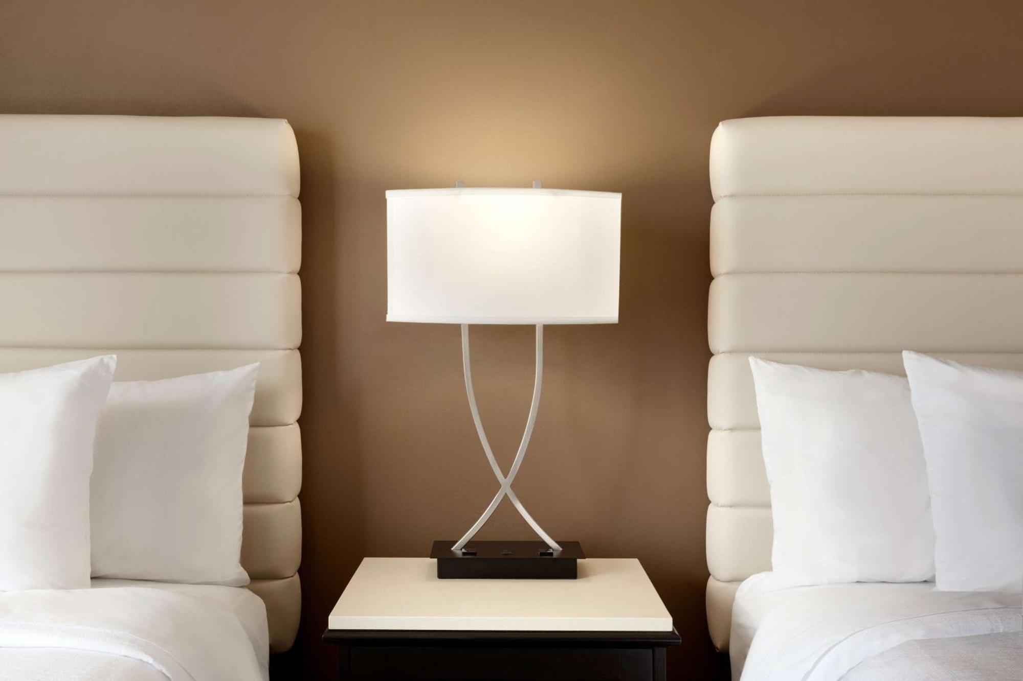 Embassy Suites By Hilton Oklahoma City Will Rogers Airport Buitenkant foto
