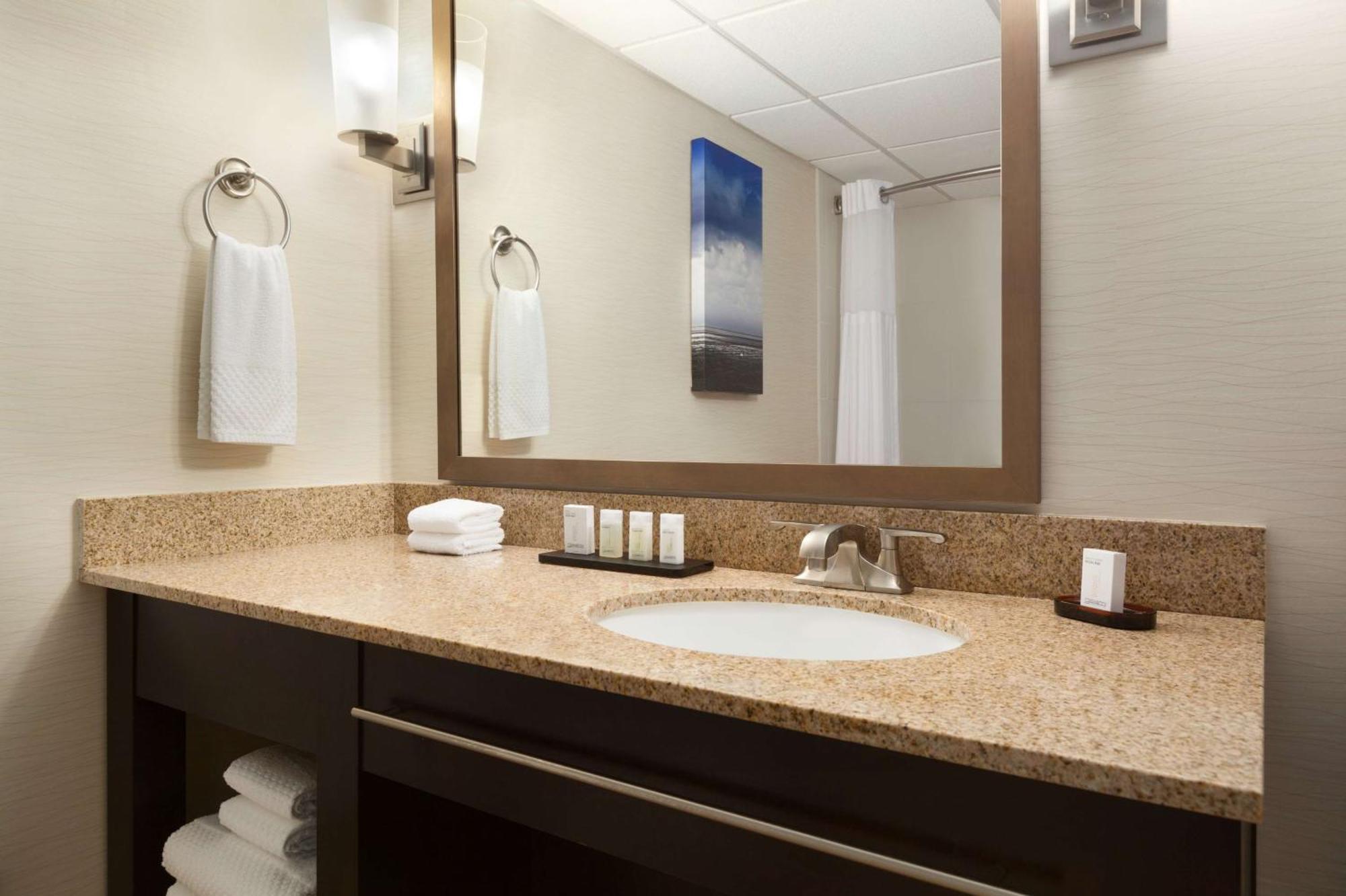 Embassy Suites By Hilton Oklahoma City Will Rogers Airport Buitenkant foto