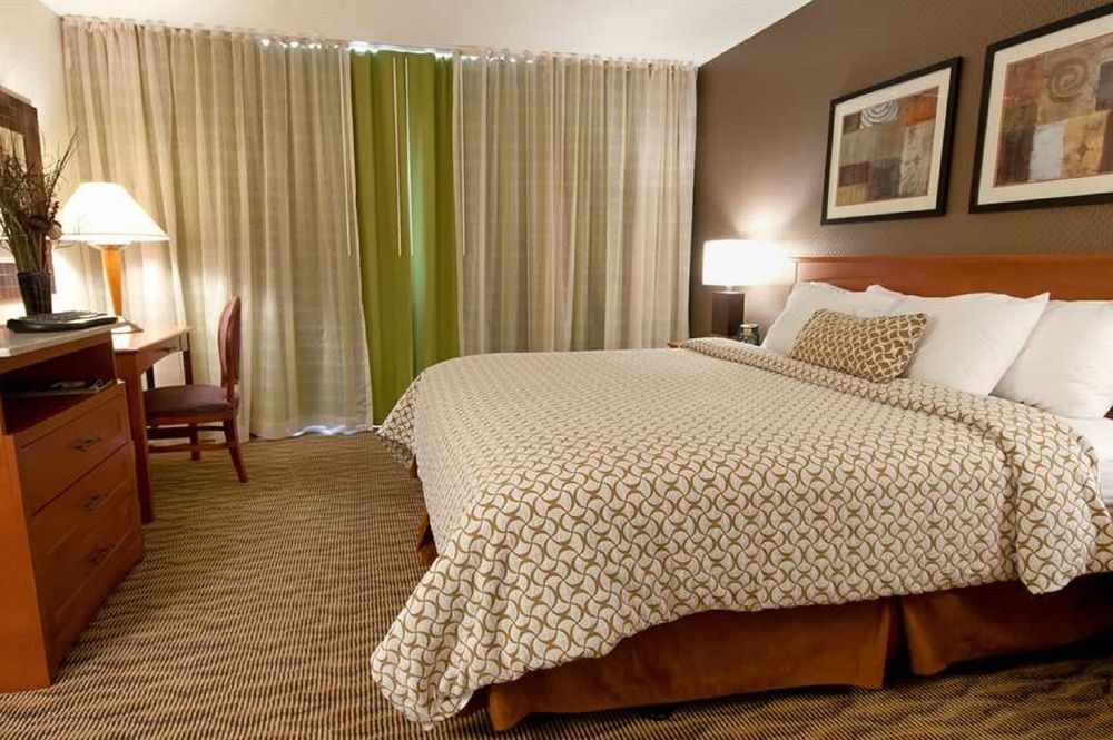 Embassy Suites By Hilton Oklahoma City Will Rogers Airport Buitenkant foto