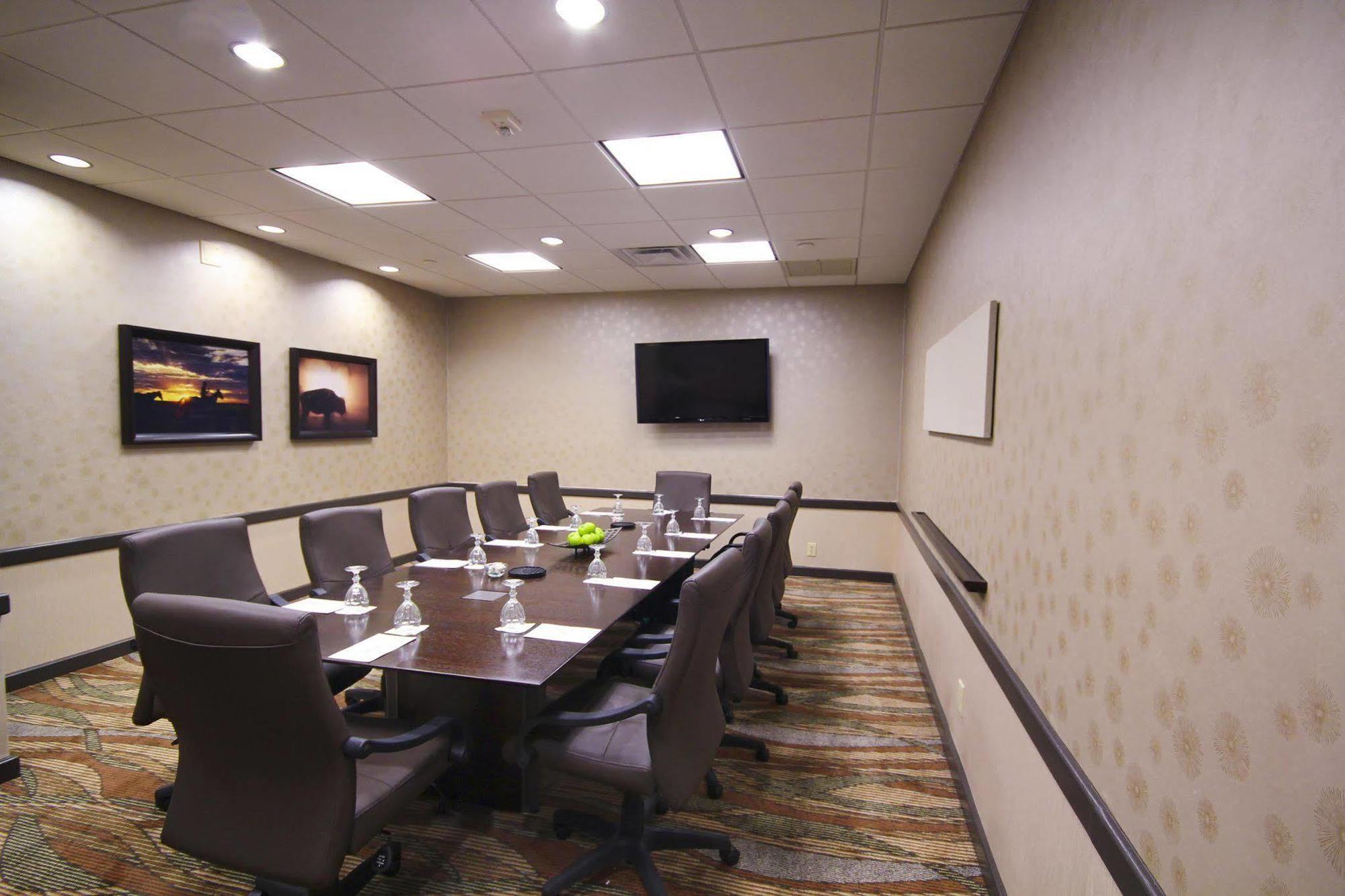 Embassy Suites By Hilton Oklahoma City Will Rogers Airport Buitenkant foto